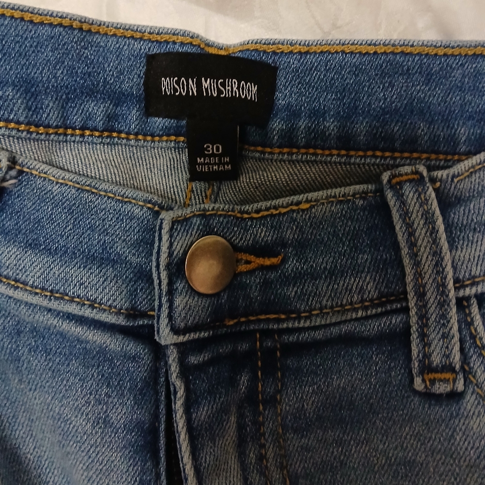 WOMEN POISON MUSHROOM WIDE LEG CUT JEANS.